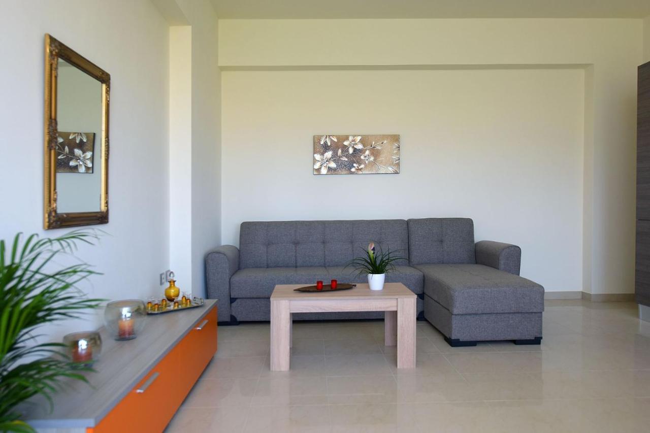 Stelia Luxury Apartments Kalavarda Exterior photo